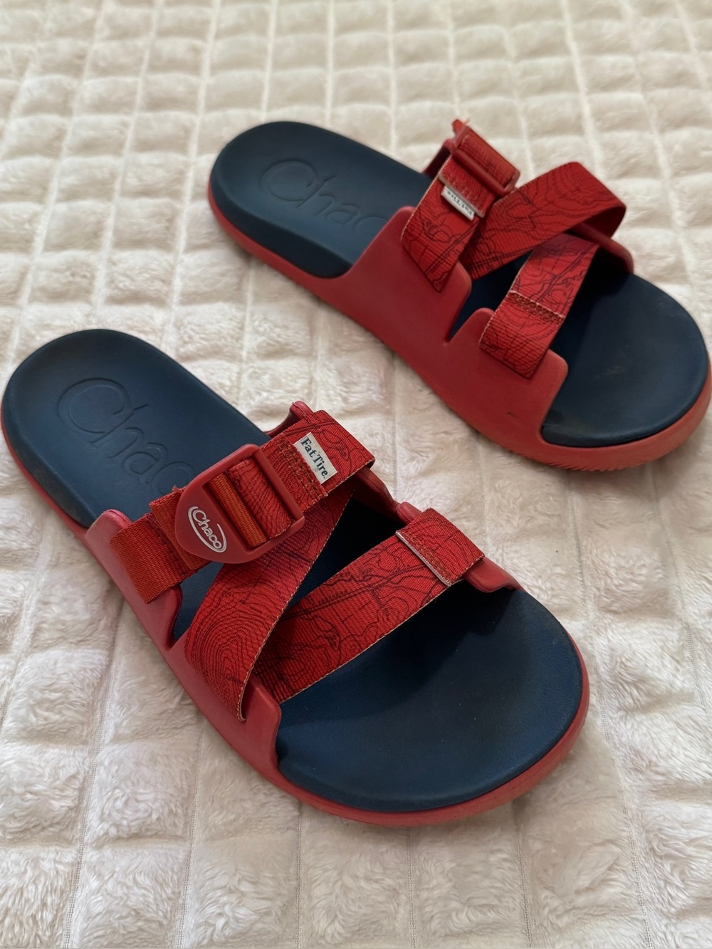 Chaco x Fat Tire 10 Chillos Sandals Slides ~ Red & Blue Comfort Outdoor